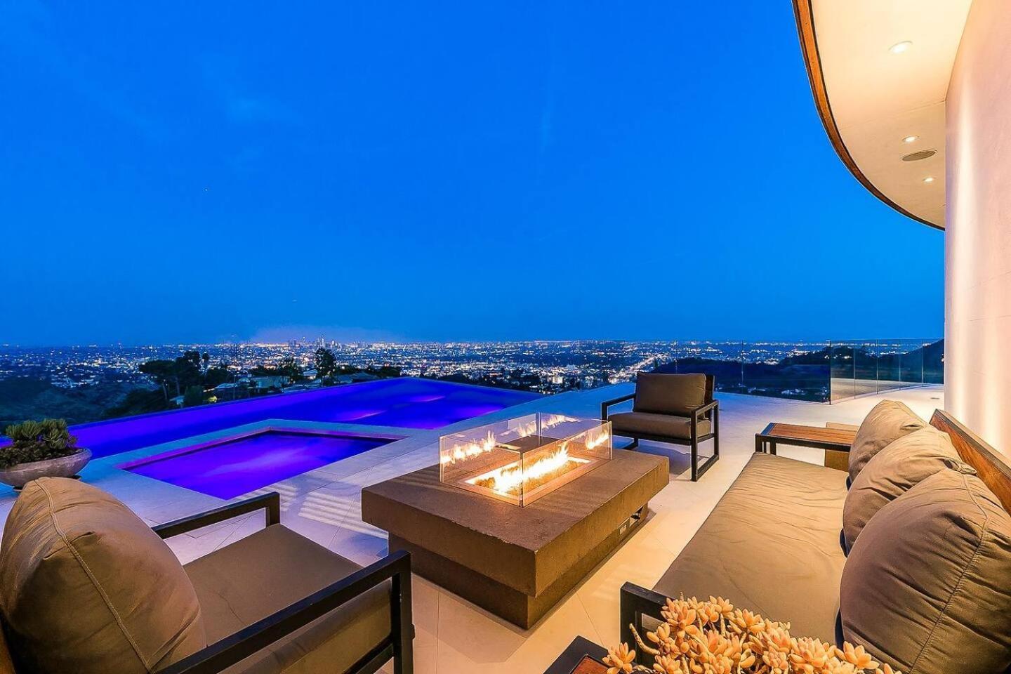 Rouge Elite Villa - Los Angeles — Photos 2